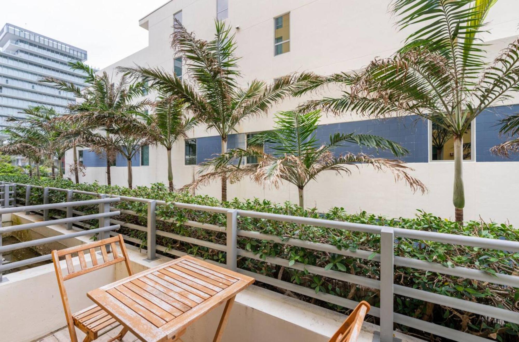 Beachfront Bentley Hotel One Bedroom Suite With Balcony And Beach Access Miami Beach Exteriér fotografie